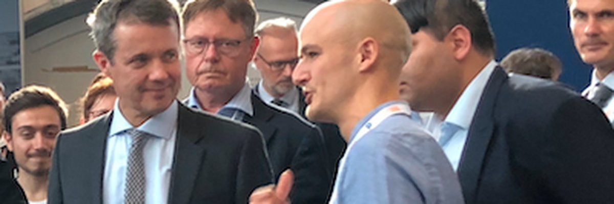 Briefing the King of Denmark at TechBBQ